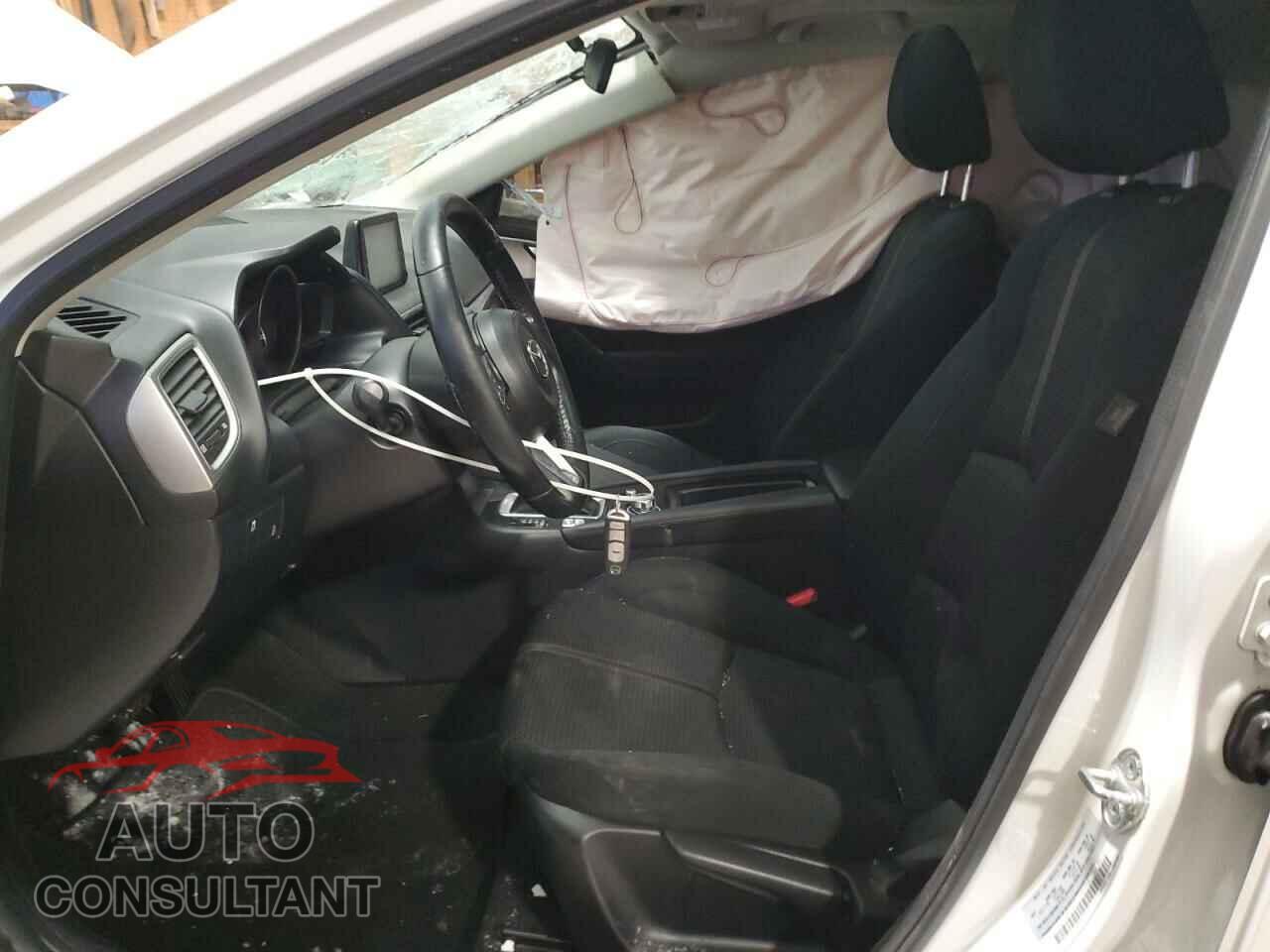 MAZDA 3 2018 - JM1BN1V72J1189719