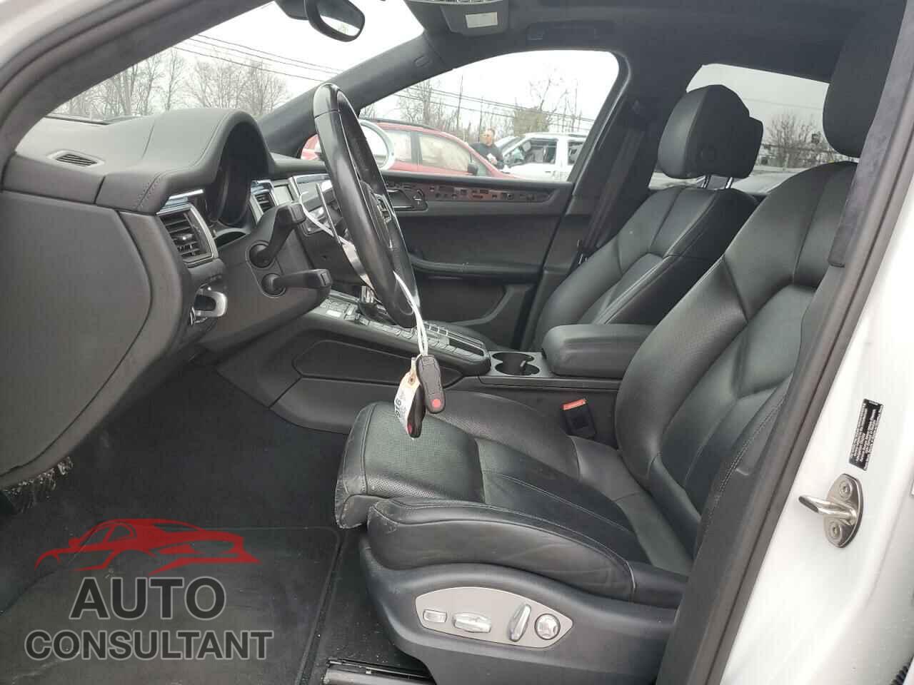 PORSCHE MACAN 2016 - WP1AF2A54GLB91650