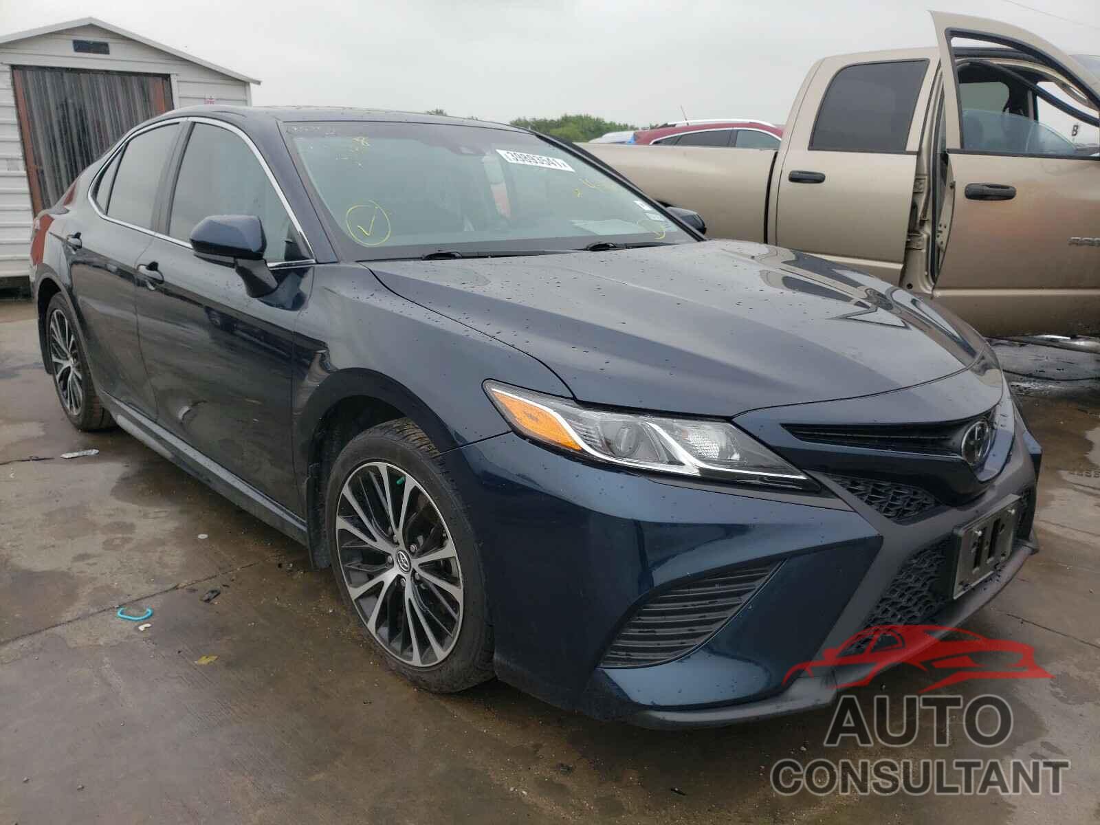 TOYOTA CAMRY 2018 - 4T1B11HK8JU595073