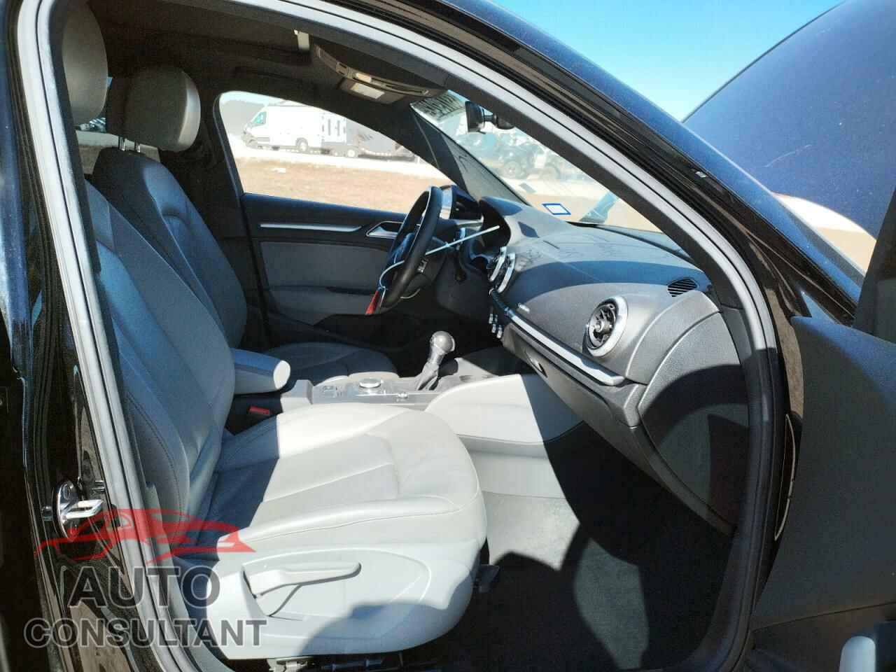AUDI A3 2017 - WAUB8GFFXH1022855