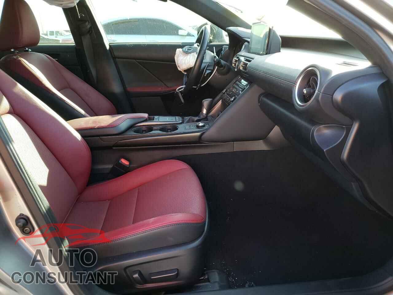 LEXUS IS 2021 - JTHAA1D25M5113498