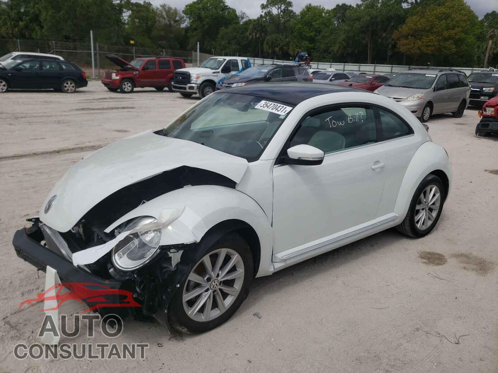 VOLKSWAGEN BEETLE 2018 - 3VWJD7AT8JM714447