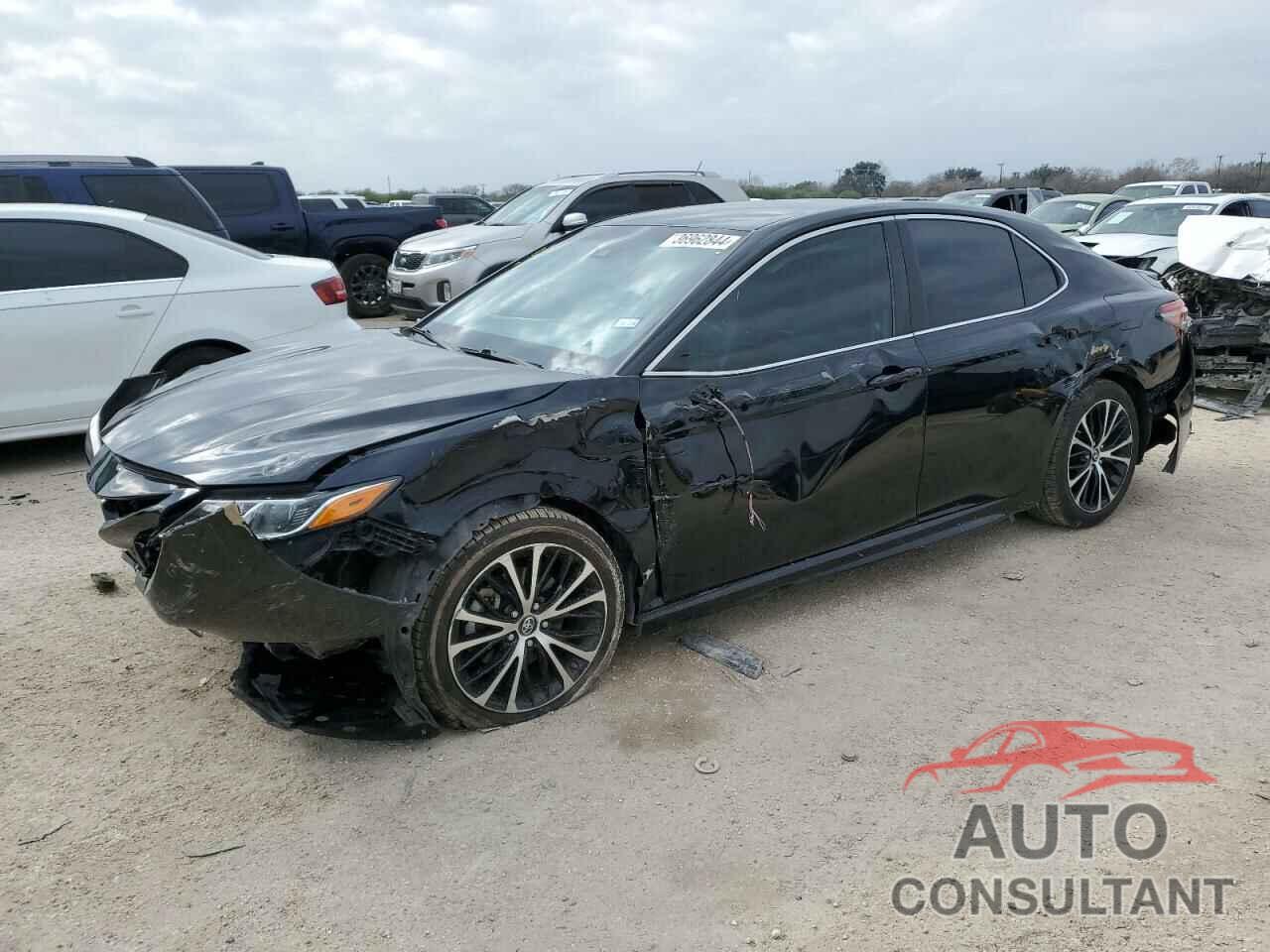 TOYOTA CAMRY 2018 - 4T1B11HK6JU578093