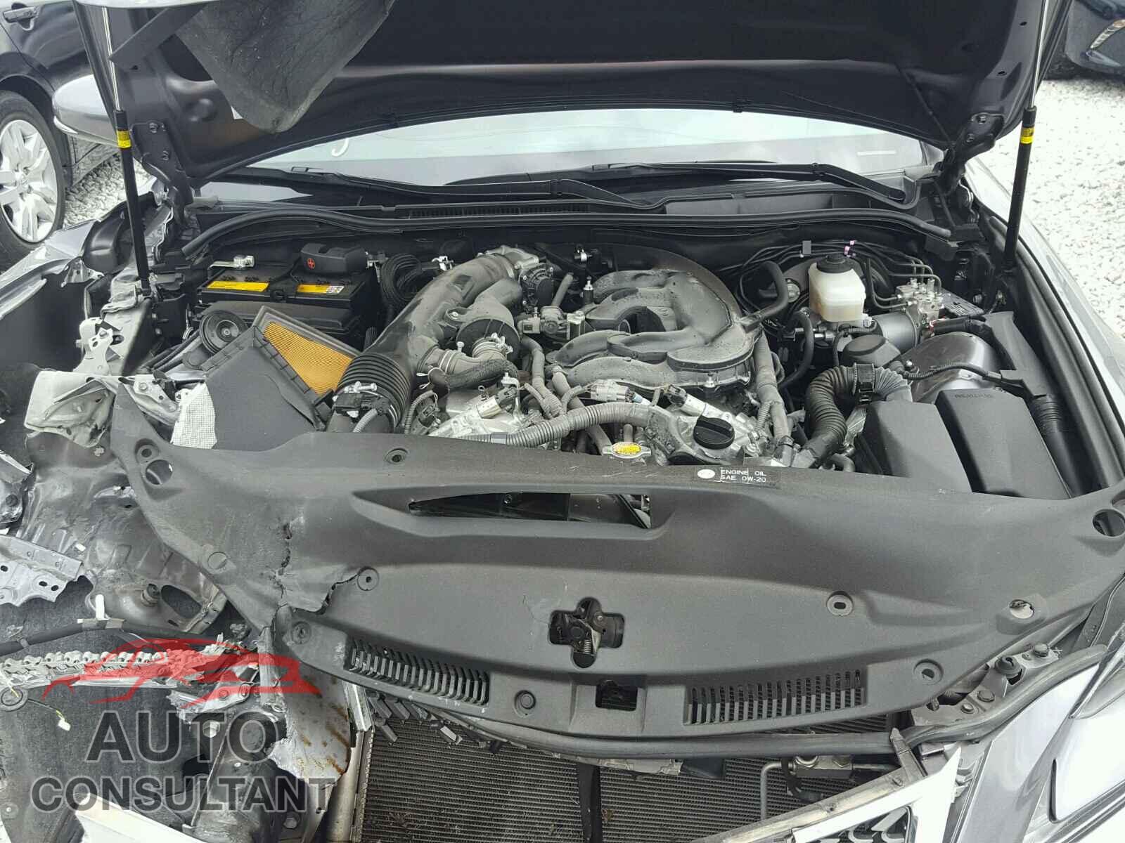 LEXUS IS 2015 - JTHBE1D20F5017029