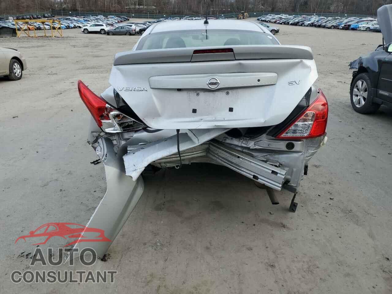 NISSAN VERSA 2019 - 3N1CN7AP3KL880669