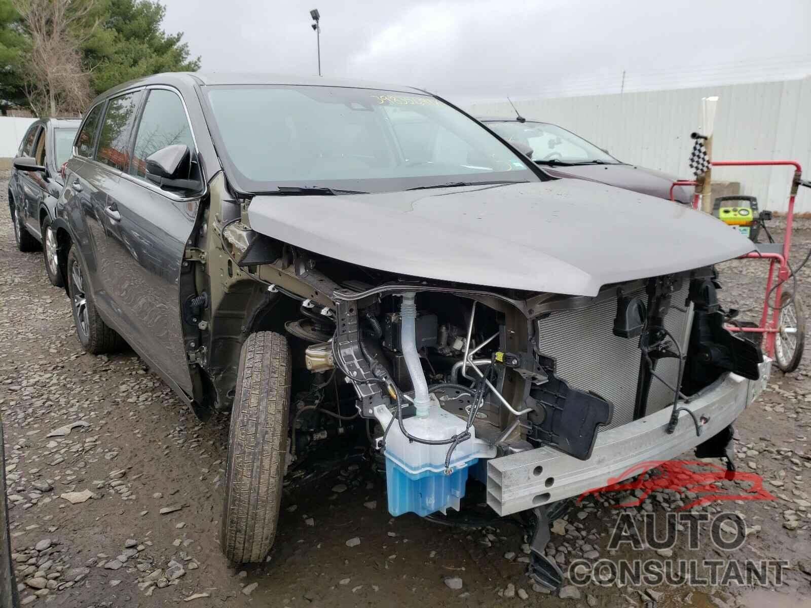 TOYOTA HIGHLANDER 2019 - 5TDBZRFH7KS980049