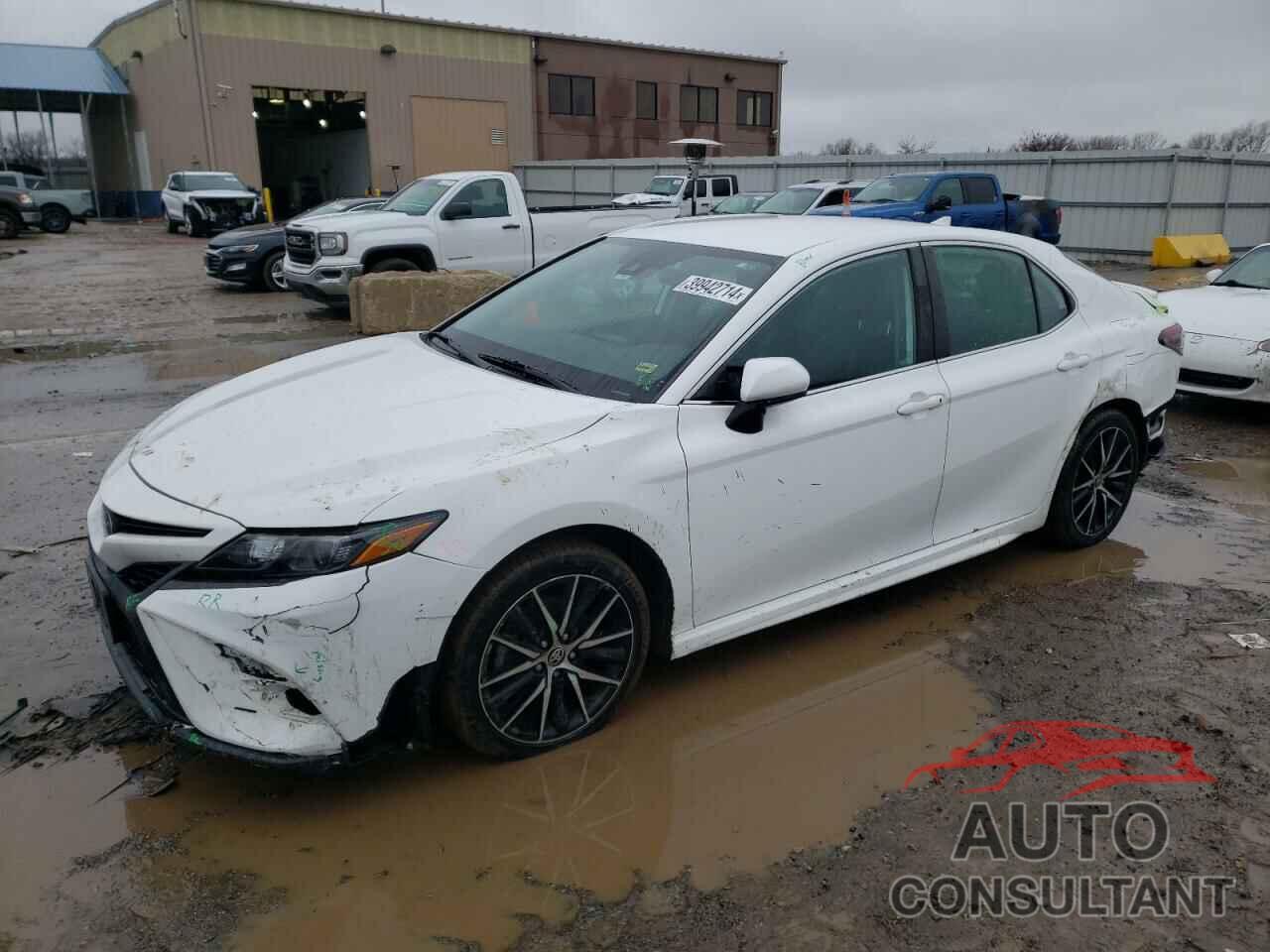 TOYOTA CAMRY 2021 - 4T1G11AKXMU584970