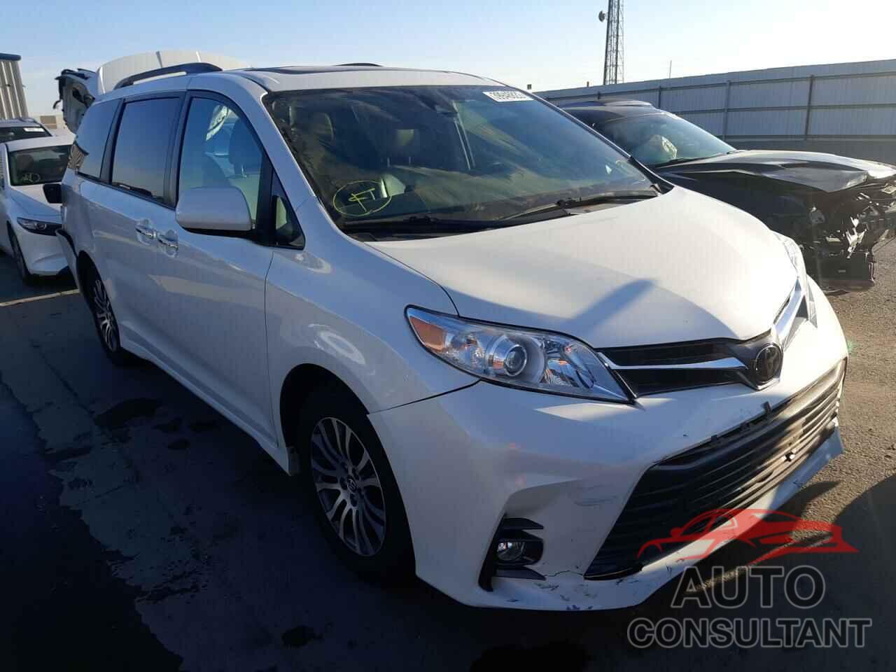 TOYOTA SIENNA 2018 - 5TDYZ3DC7JS923704