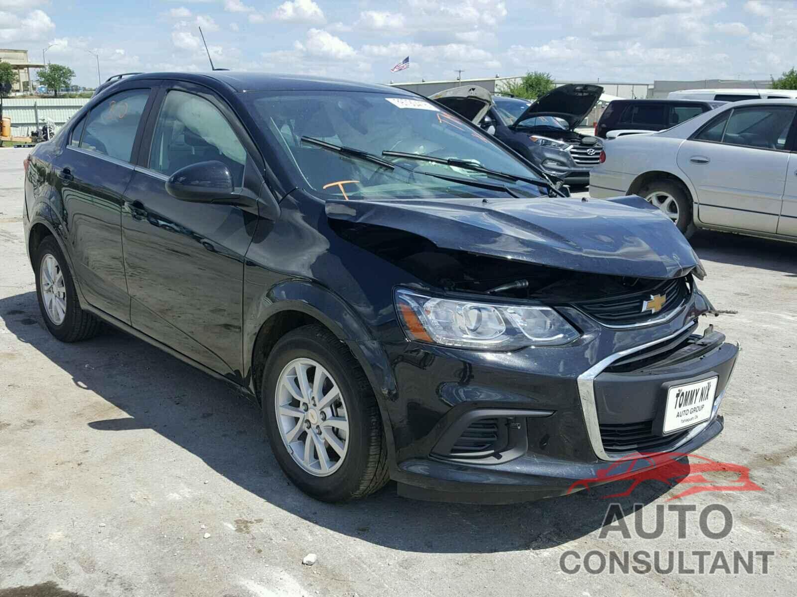 CHEVROLET SONIC 2018 - 1G1JD5SH9J4105115