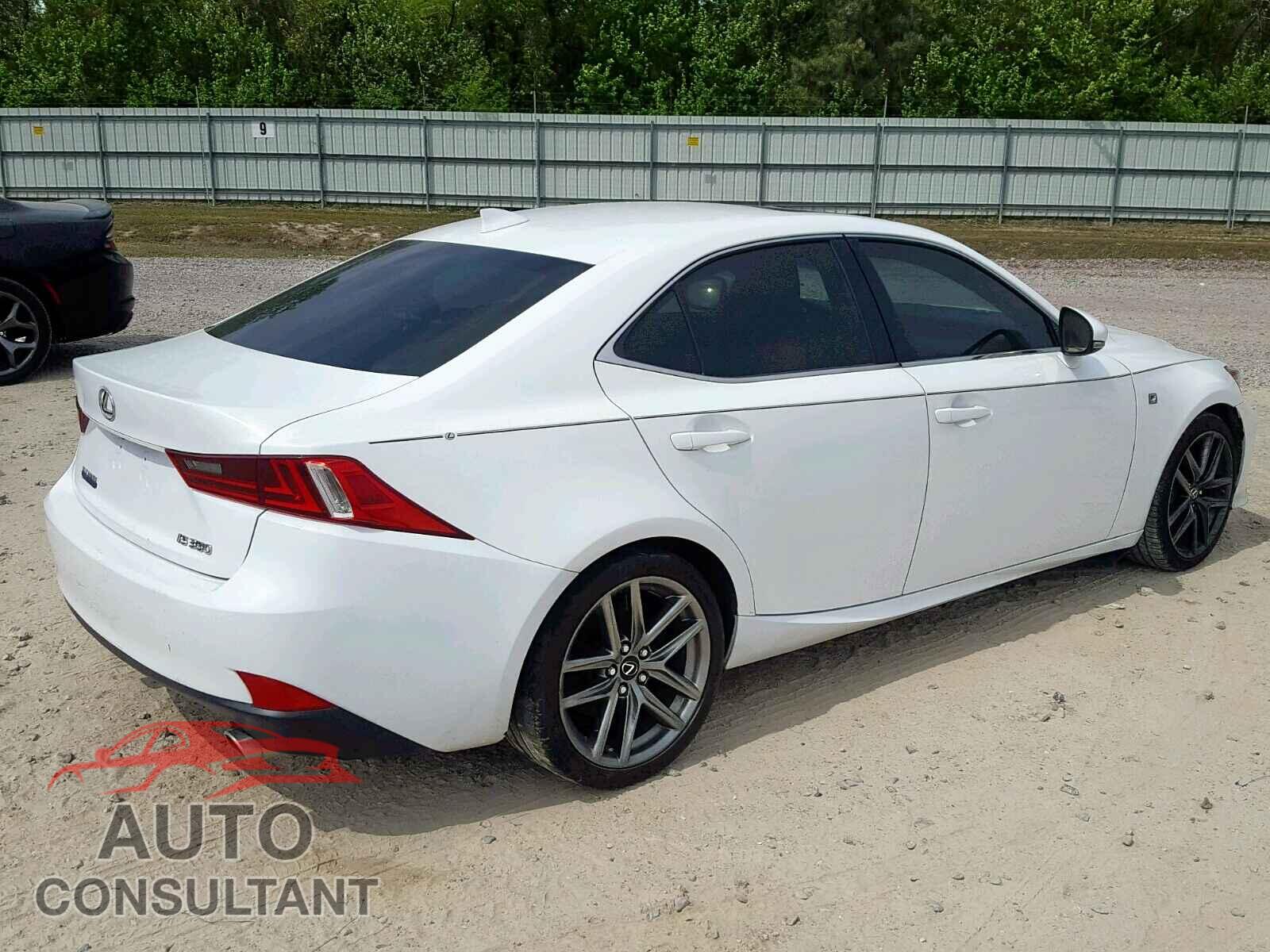 LEXUS IS 2014 - JTHBE1D20E5011858