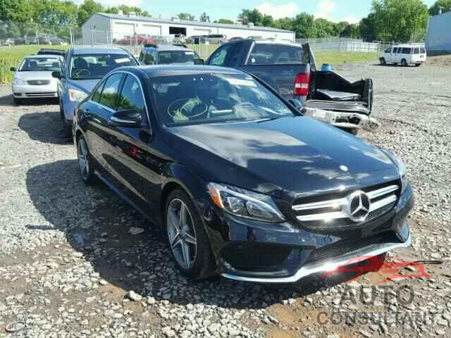 MERCEDES-BENZ C300 2015 - 5YFBURHE2JP787235
