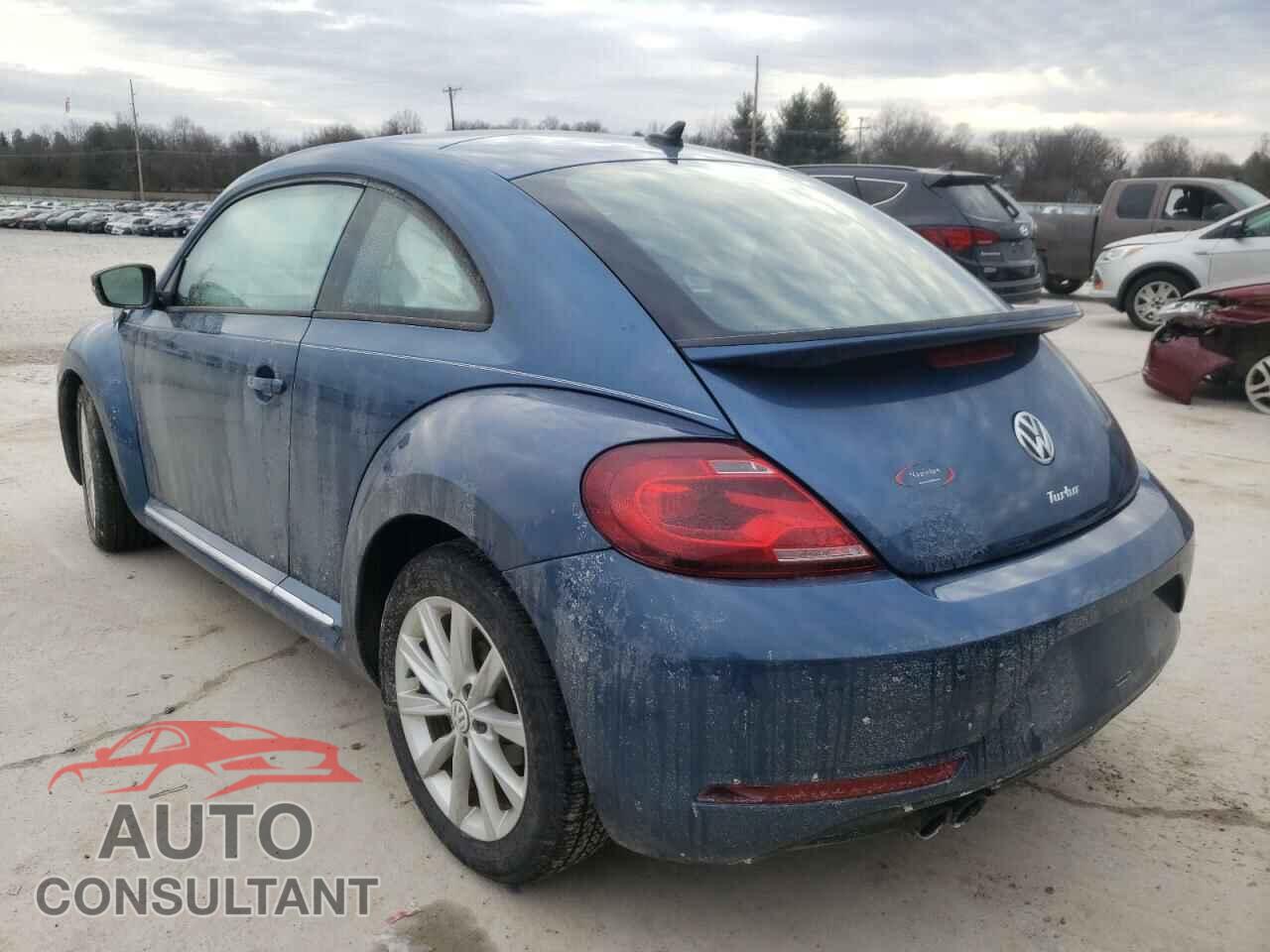 VOLKSWAGEN BEETLE 2018 - 3VWFD7AT4JM702575