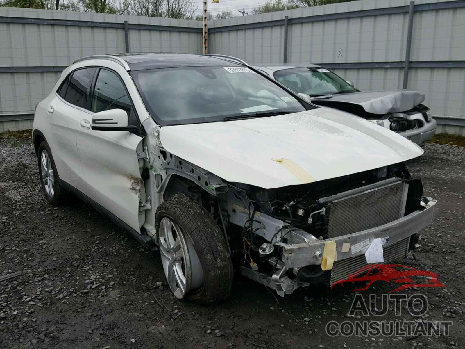 MERCEDES-BENZ GLA250 2017 - WDCTG4GB2HJ348244
