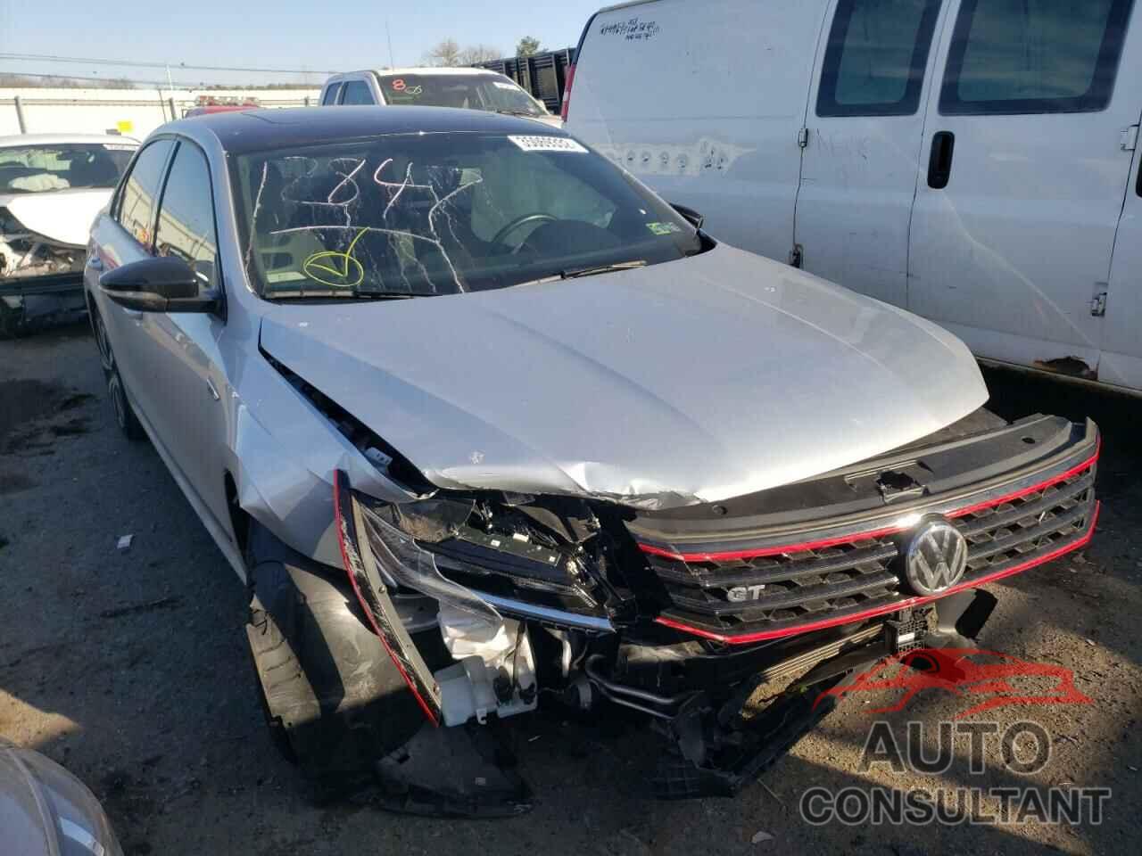 VOLKSWAGEN PASSAT 2018 - 1VWJM7A34JC035924