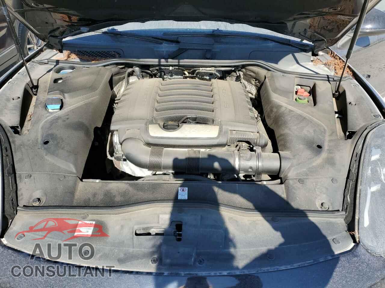 PORSCHE CAYENNE 2017 - WP1AA2A26HKA80285