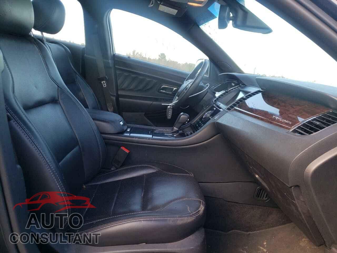 FORD TAURUS 2018 - 1FAHP2F84JG103248
