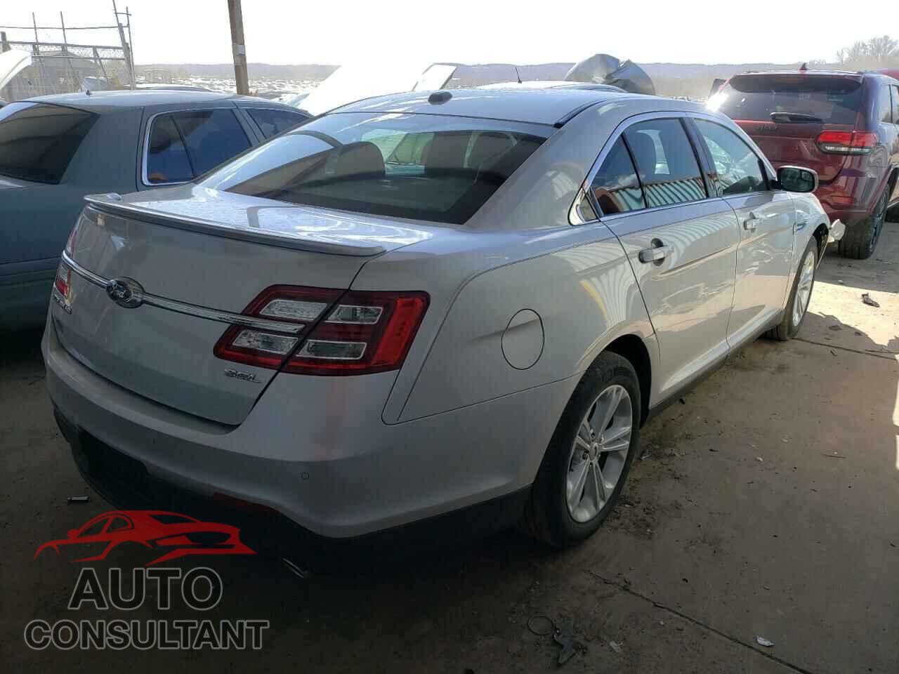 FORD TAURUS 2017 - 1FAHP2E84HG118053