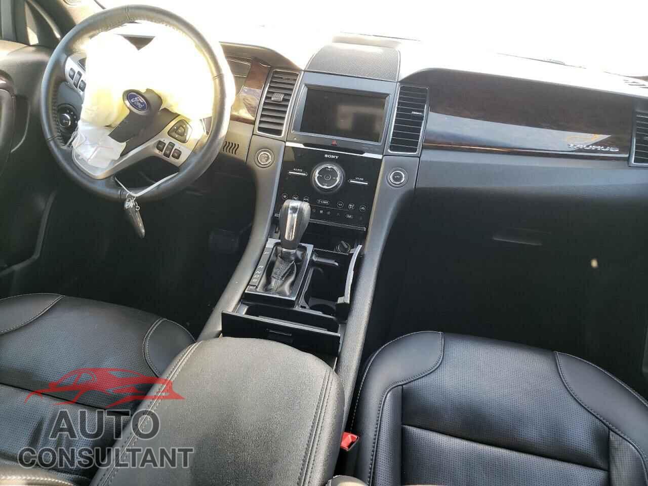 FORD TAURUS 2019 - 1FAHP2F87KG118103