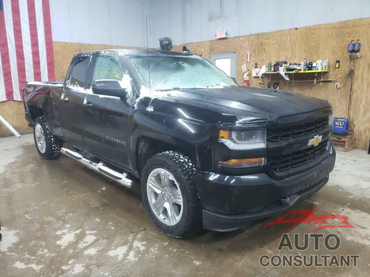 CHEVROLET SILVERADO 2017 - 1HGCR3F81GA001911