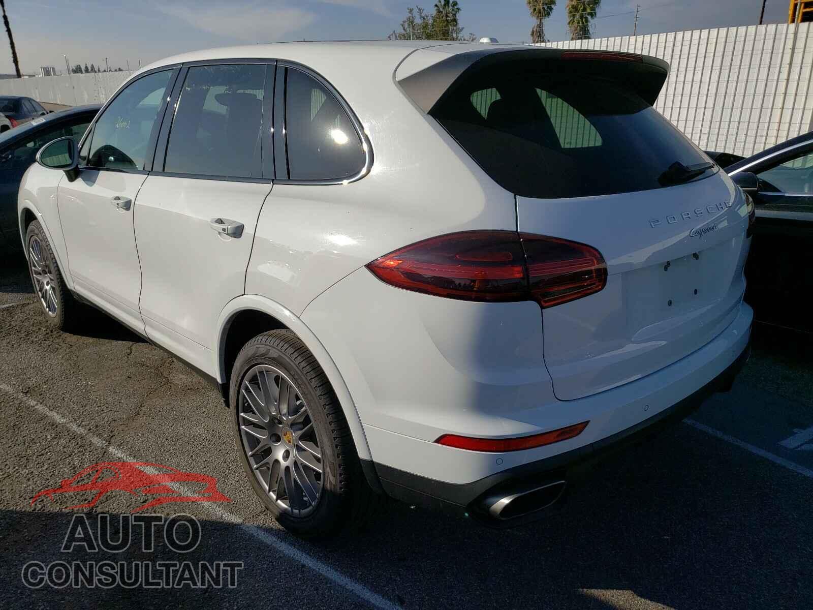 PORSCHE CAYENNE 2018 - WP1AA2A29JKA04341
