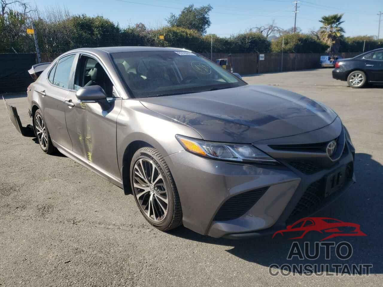 TOYOTA CAMRY 2018 - 4T1B11HK7JU140022