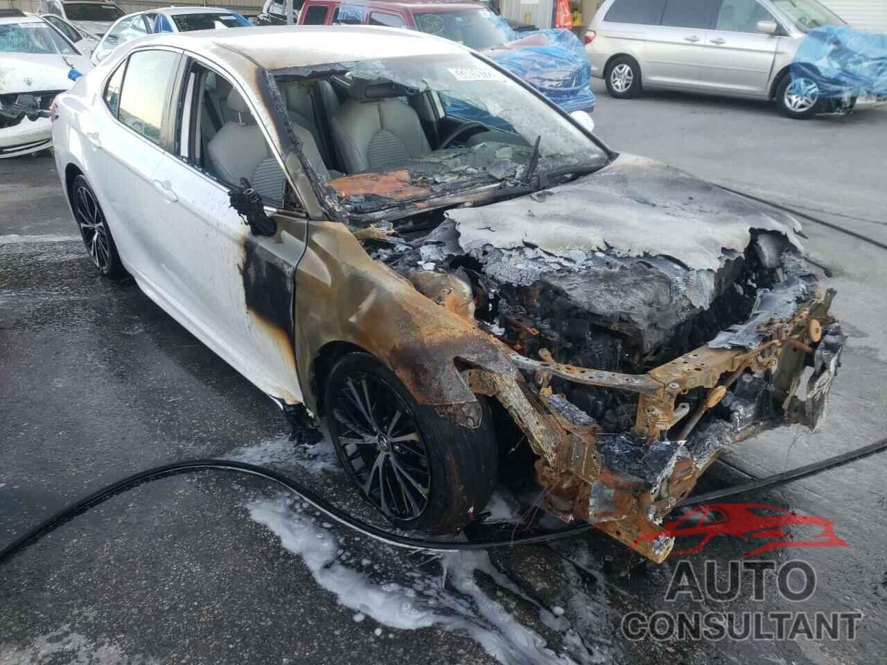 TOYOTA CAMRY 2020 - 4T1G11AK8LU885641
