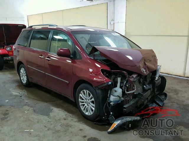 TOYOTA SIENNA 2015 - 5TDYK3DC7FS609630