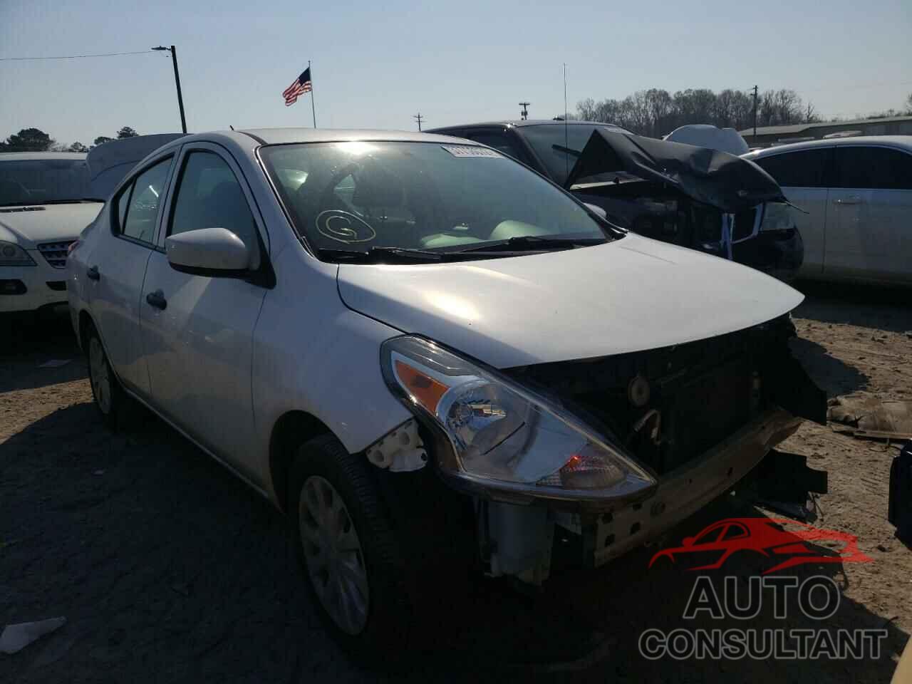 NISSAN VERSA 2018 - 3N1CN7APXJL800993