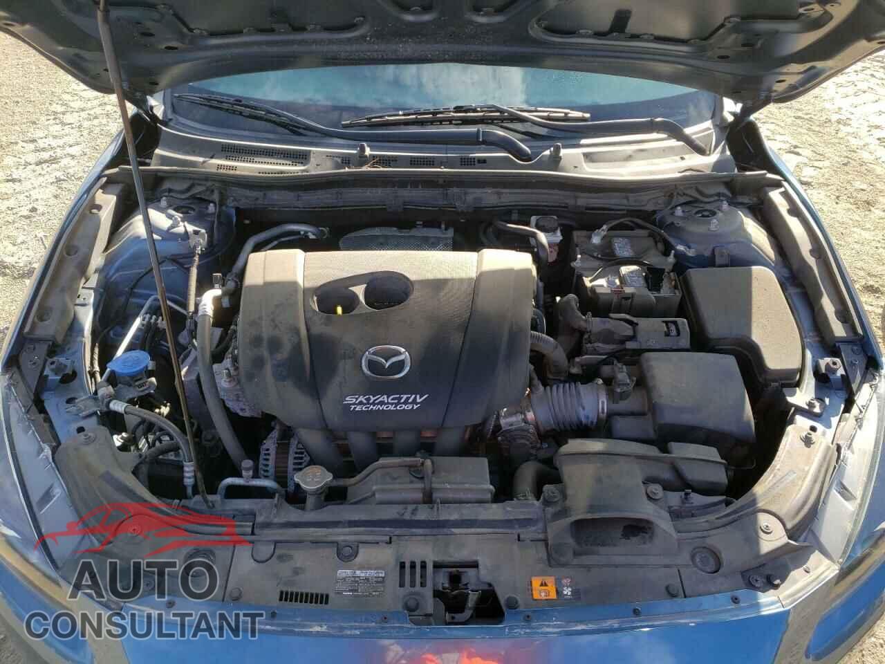 MAZDA 3 2018 - 3MZBN1U77JM263413