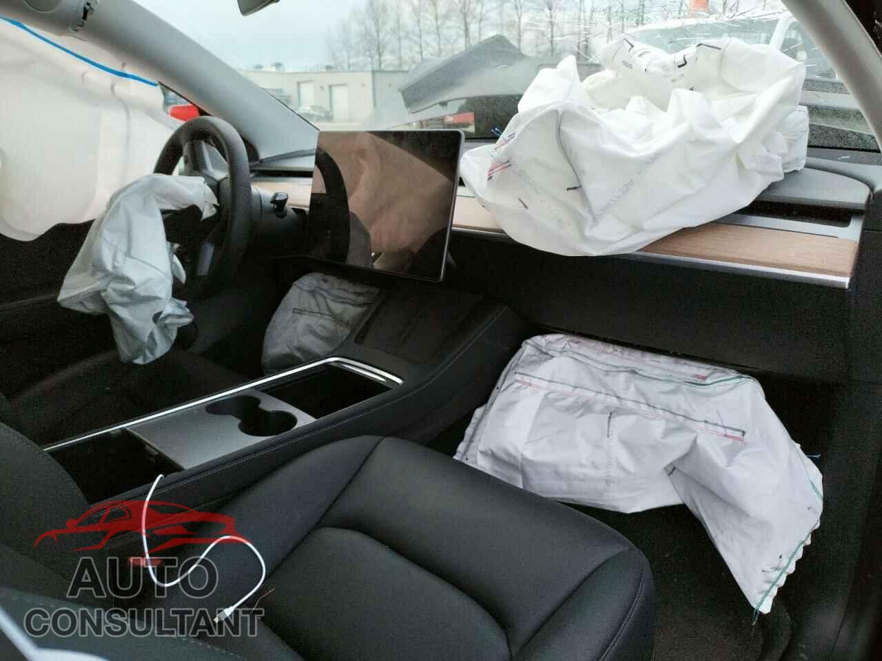 TESLA MODEL Y 2021 - 5YJYGDEEXMF183103