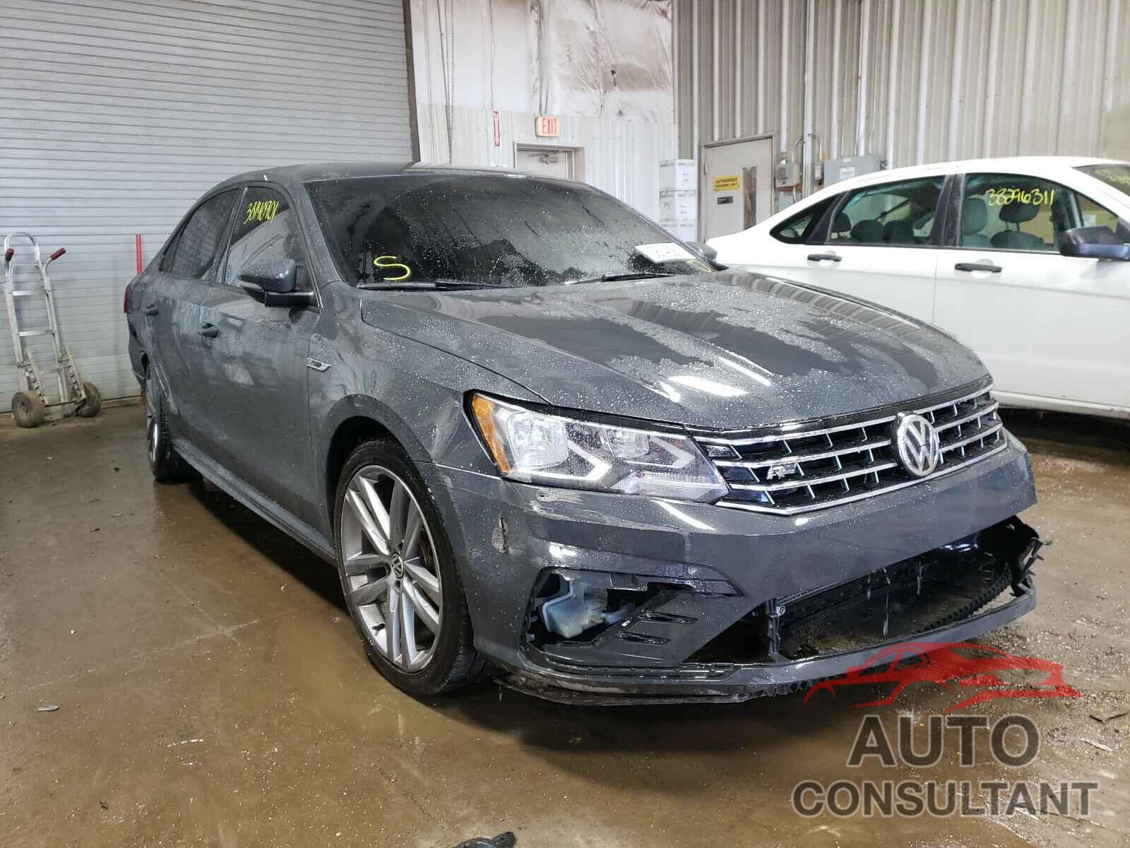 VOLKSWAGEN PASSAT 2018 - 1VWAA7A3XJC024905