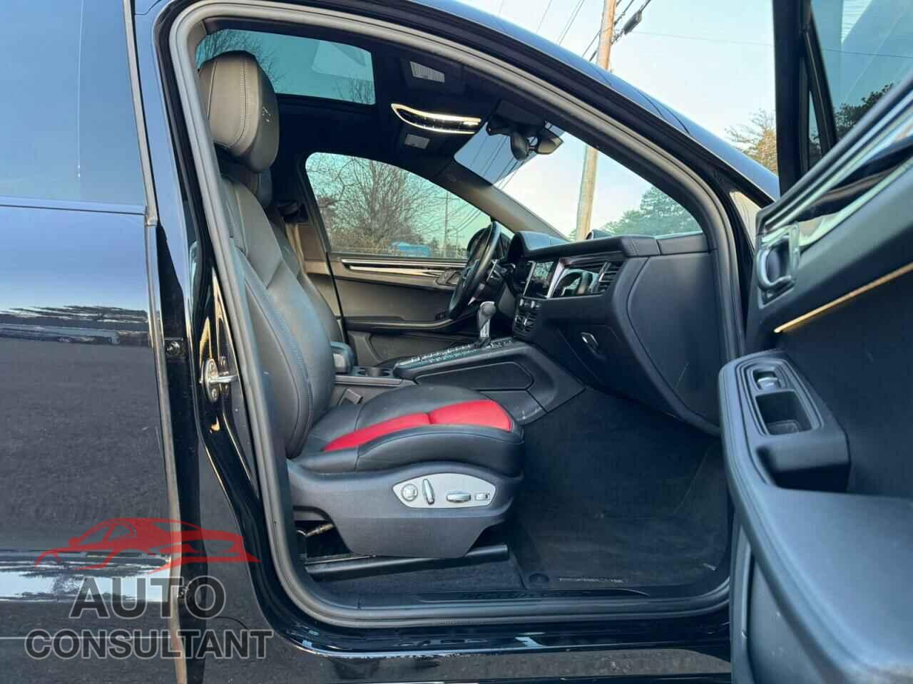 PORSCHE MACAN 2021 - WP1AG2A52MLB51320