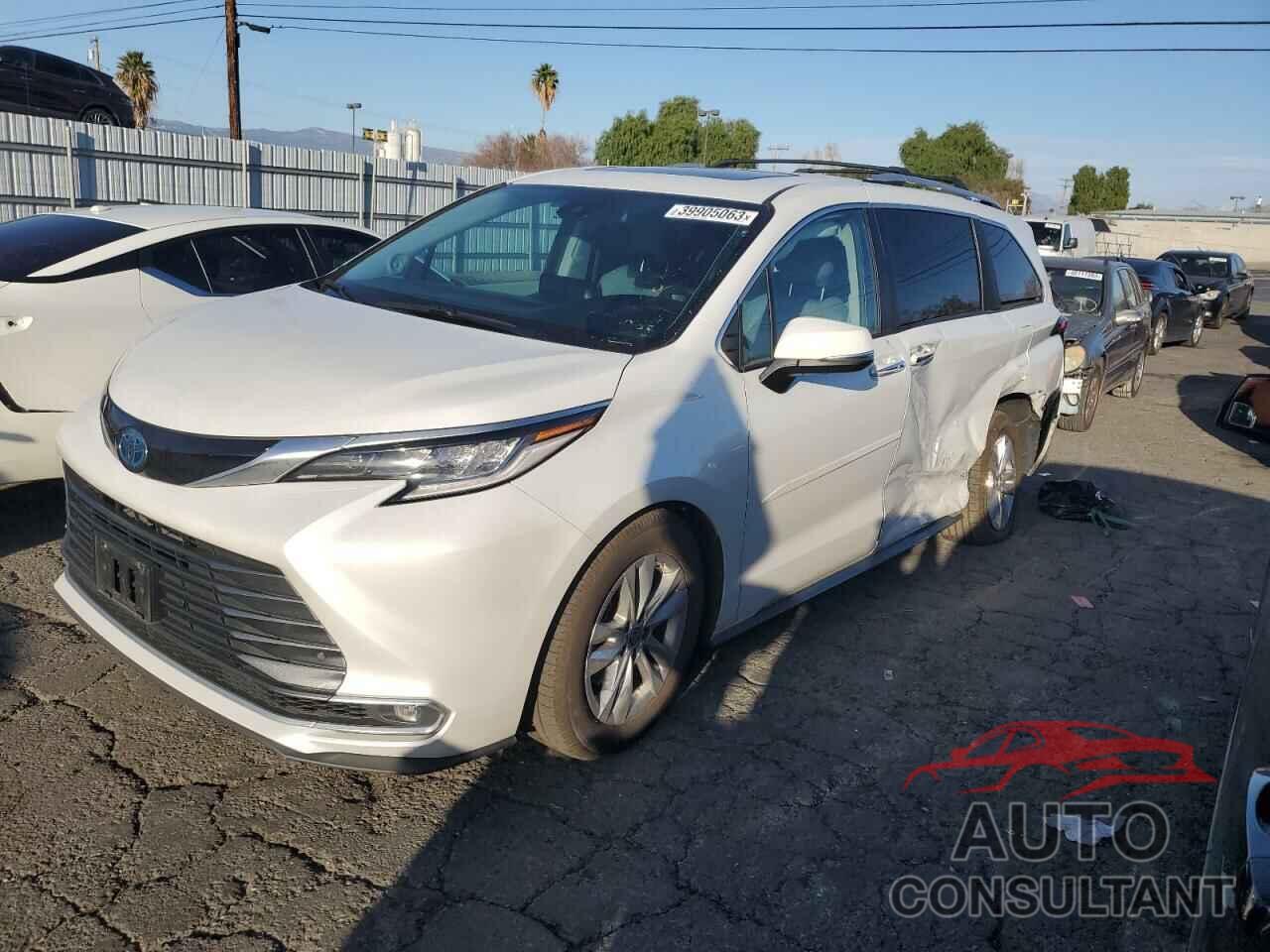 TOYOTA SIENNA 2022 - 5TDZSKFC6NS055958