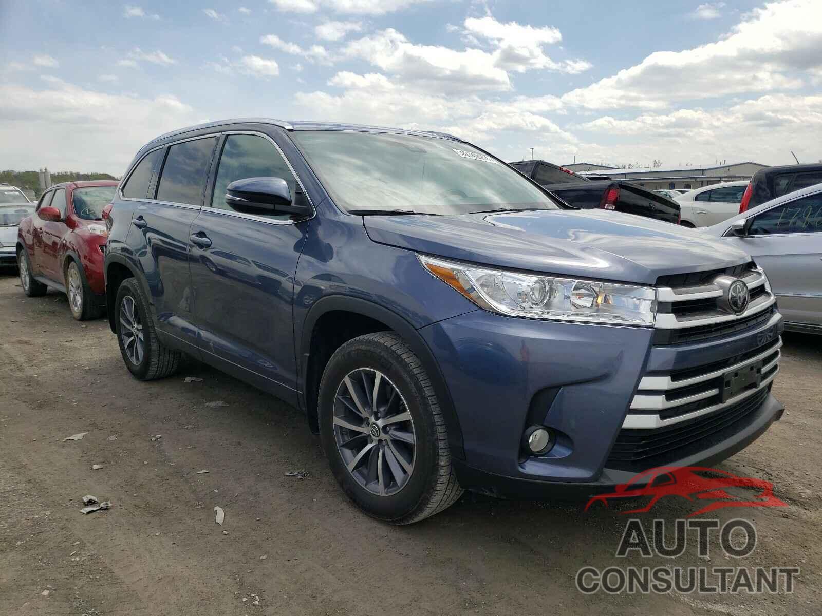 TOYOTA HIGHLANDER 2018 - 5TDJZRFH9JS872316