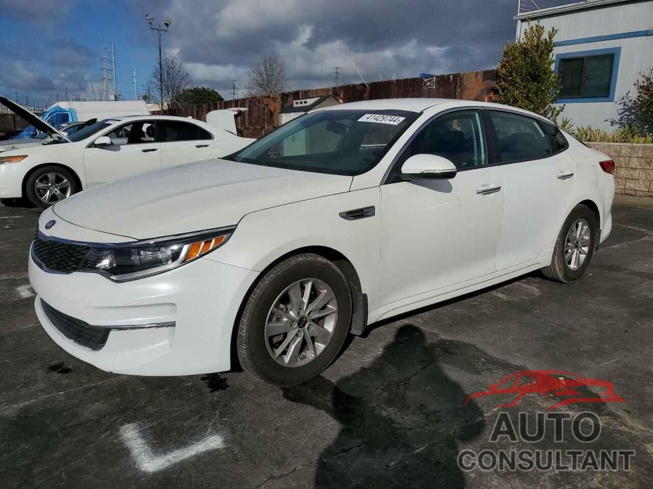 KIA OPTIMA 2018 - KNAGT4L30J5205290