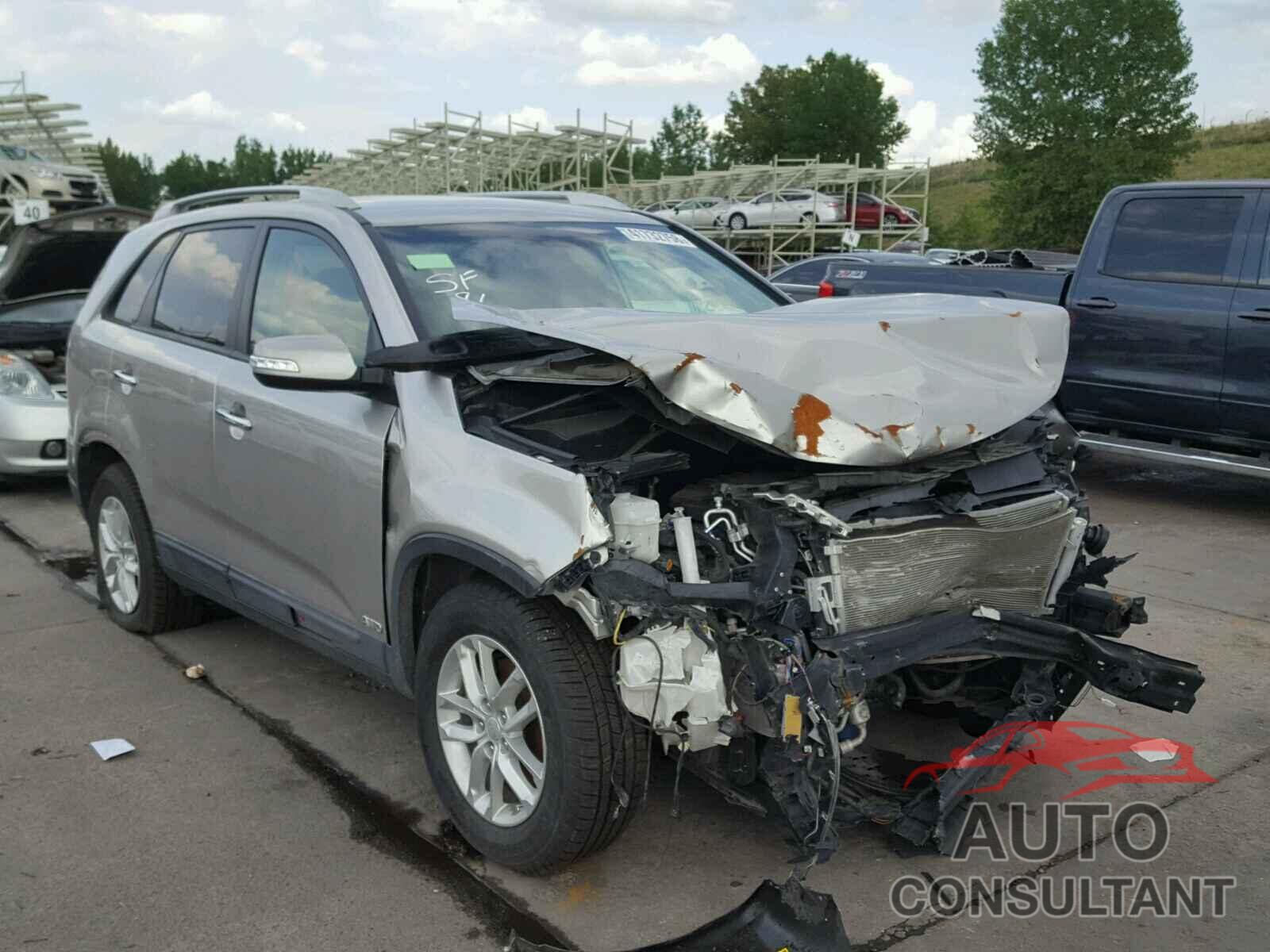 KIA SORENTO LX 2015 - 5XYKTCA63FG564331