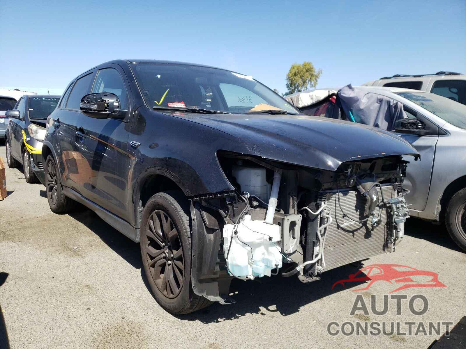MITSUBISHI OUTLANDER 2018 - JA4AP3AU8JU005986