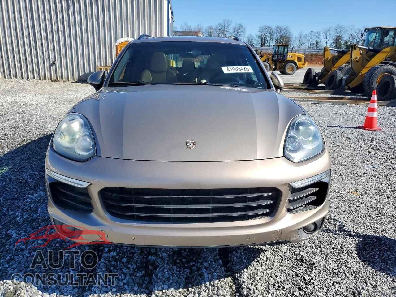 PORSCHE CAYENNE 2016 - WP1AA2A21GKA15097