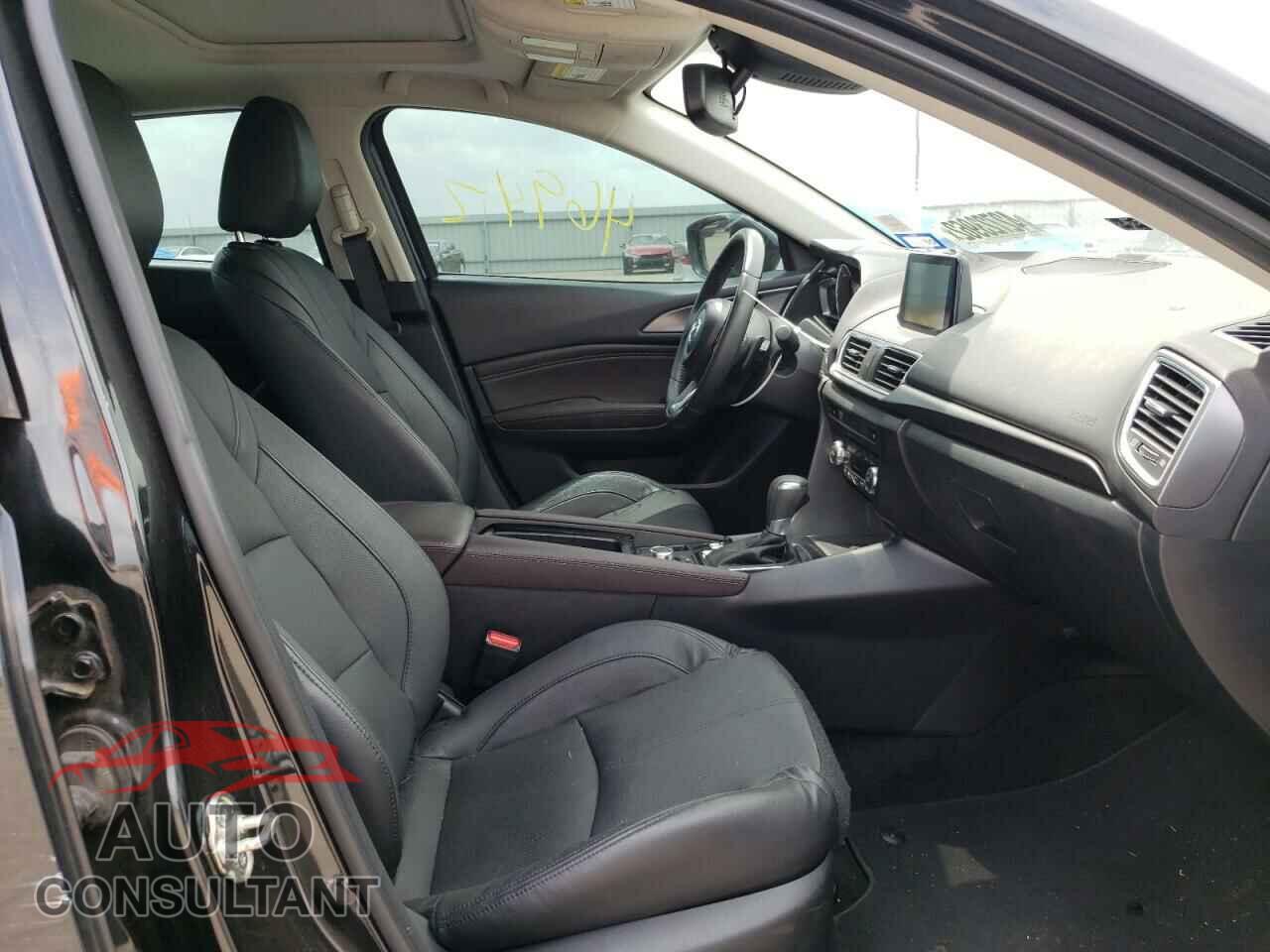 MAZDA 3 2017 - 3MZBN1W39HM138613