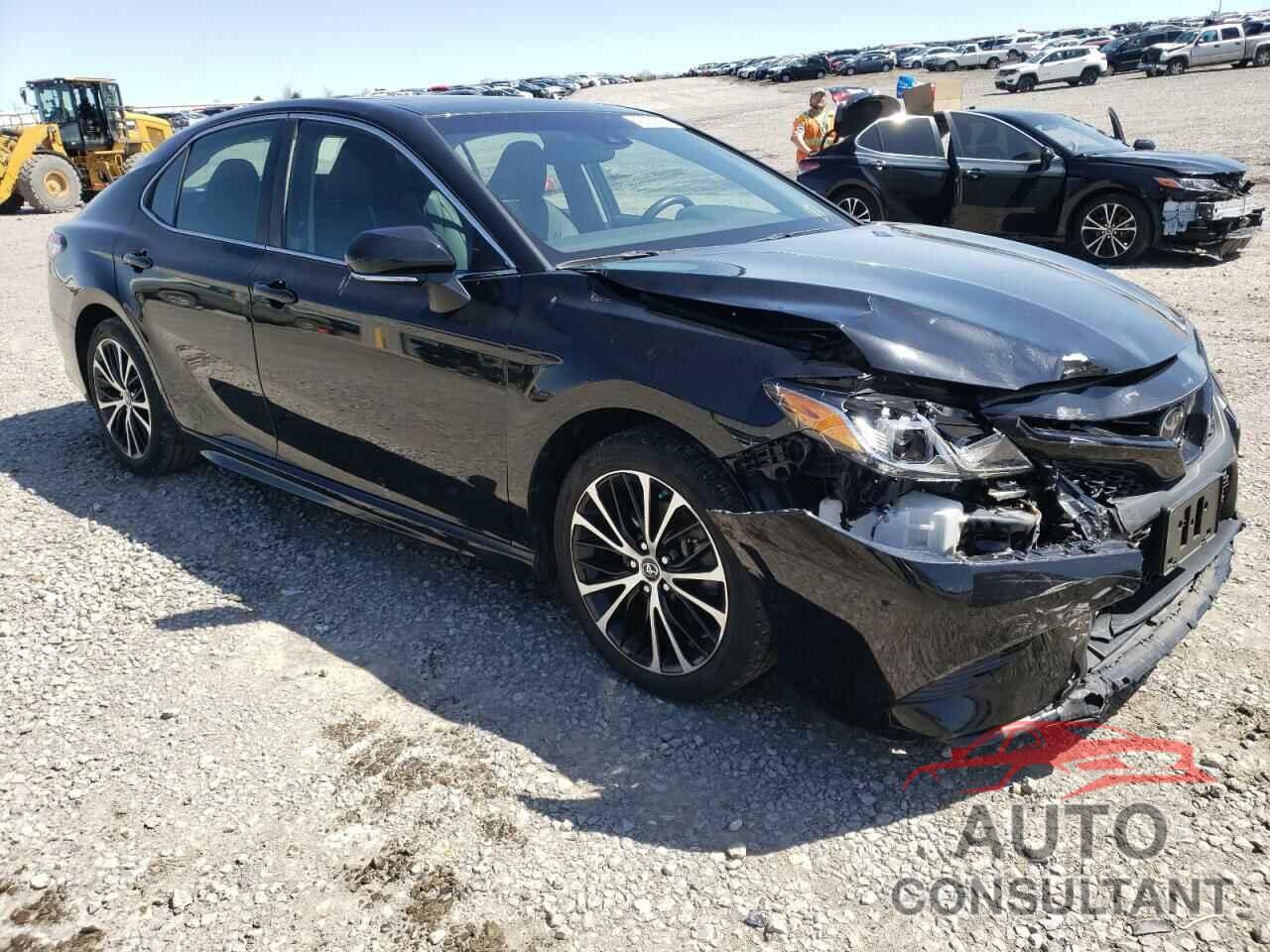 TOYOTA CAMRY 2018 - 4T1B11HK7JU046318