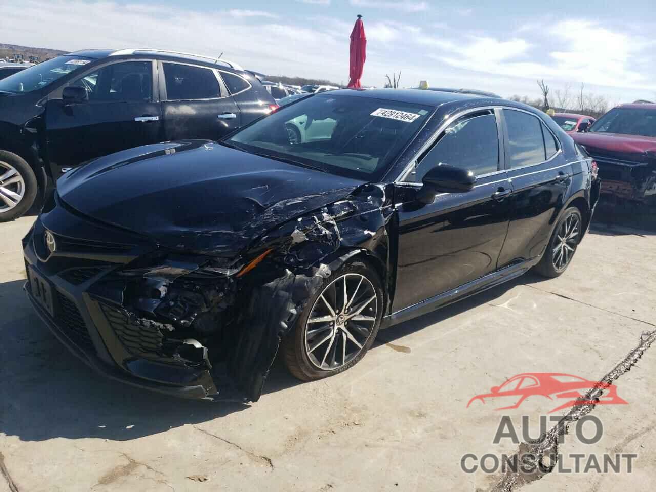 TOYOTA CAMRY 2021 - 4T1G11AKXMU420182