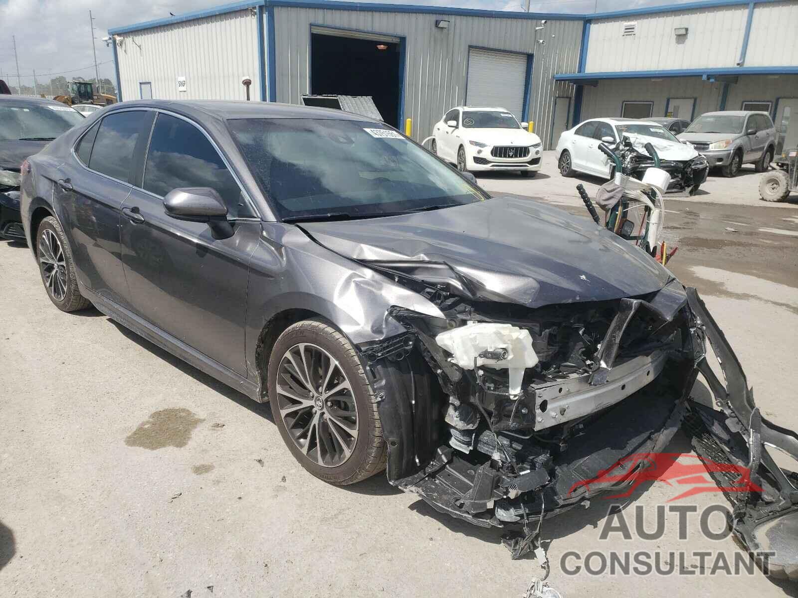 TOYOTA CAMRY 2018 - 4T1B11HKXJU048175
