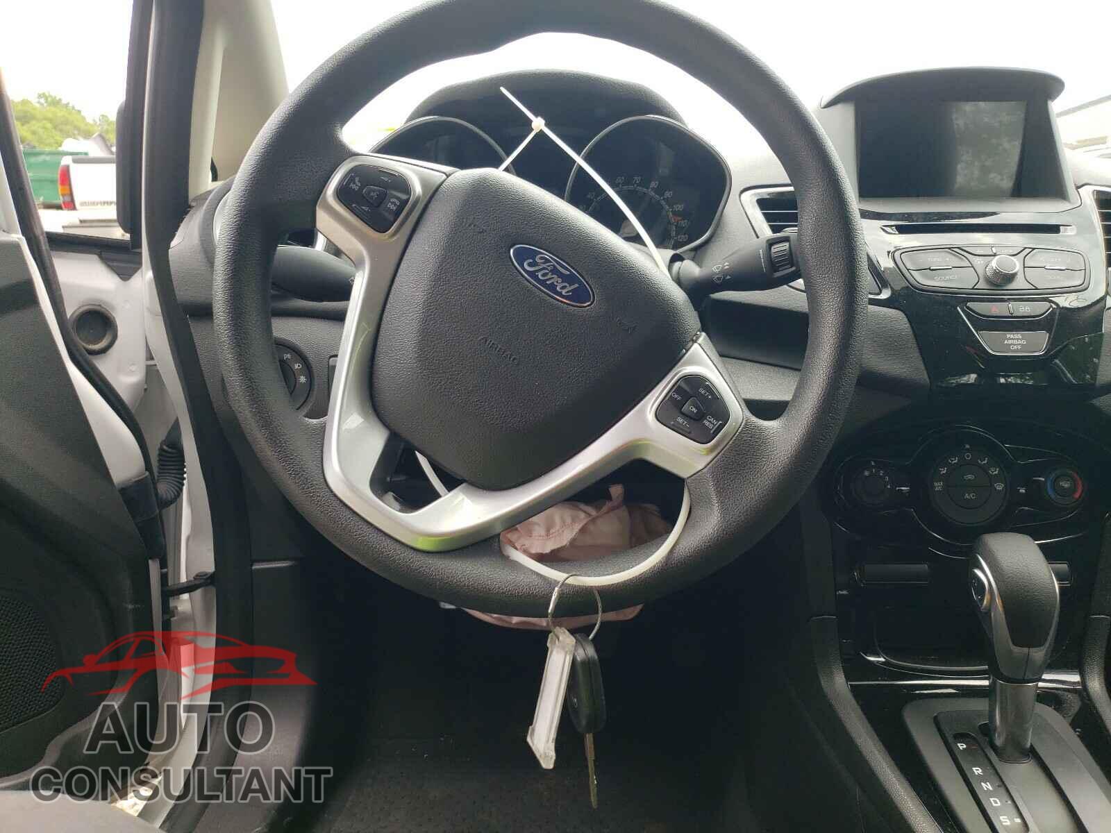 FORD FIESTA 2019 - 3FADP4BJ3KM148160