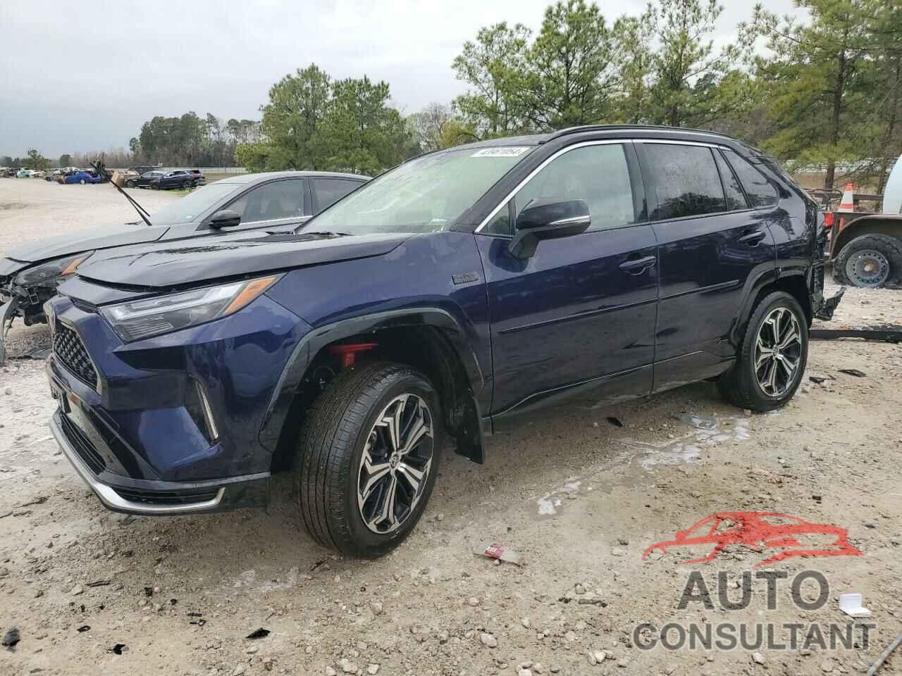 TOYOTA RAV4 2023 - JTMEB3FV2PD116582