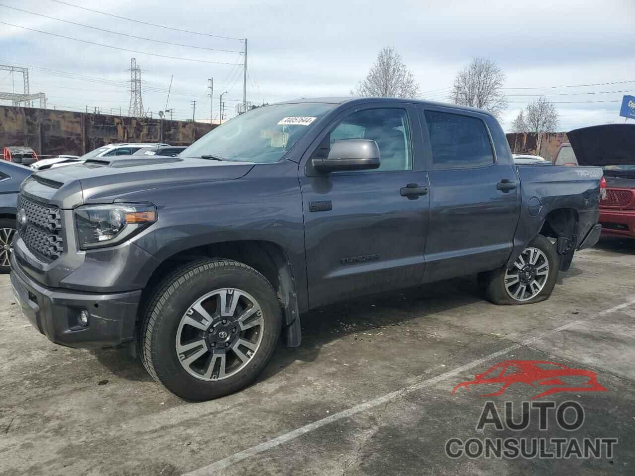 TOYOTA TUNDRA 2019 - 5TFDW5F11KX784972