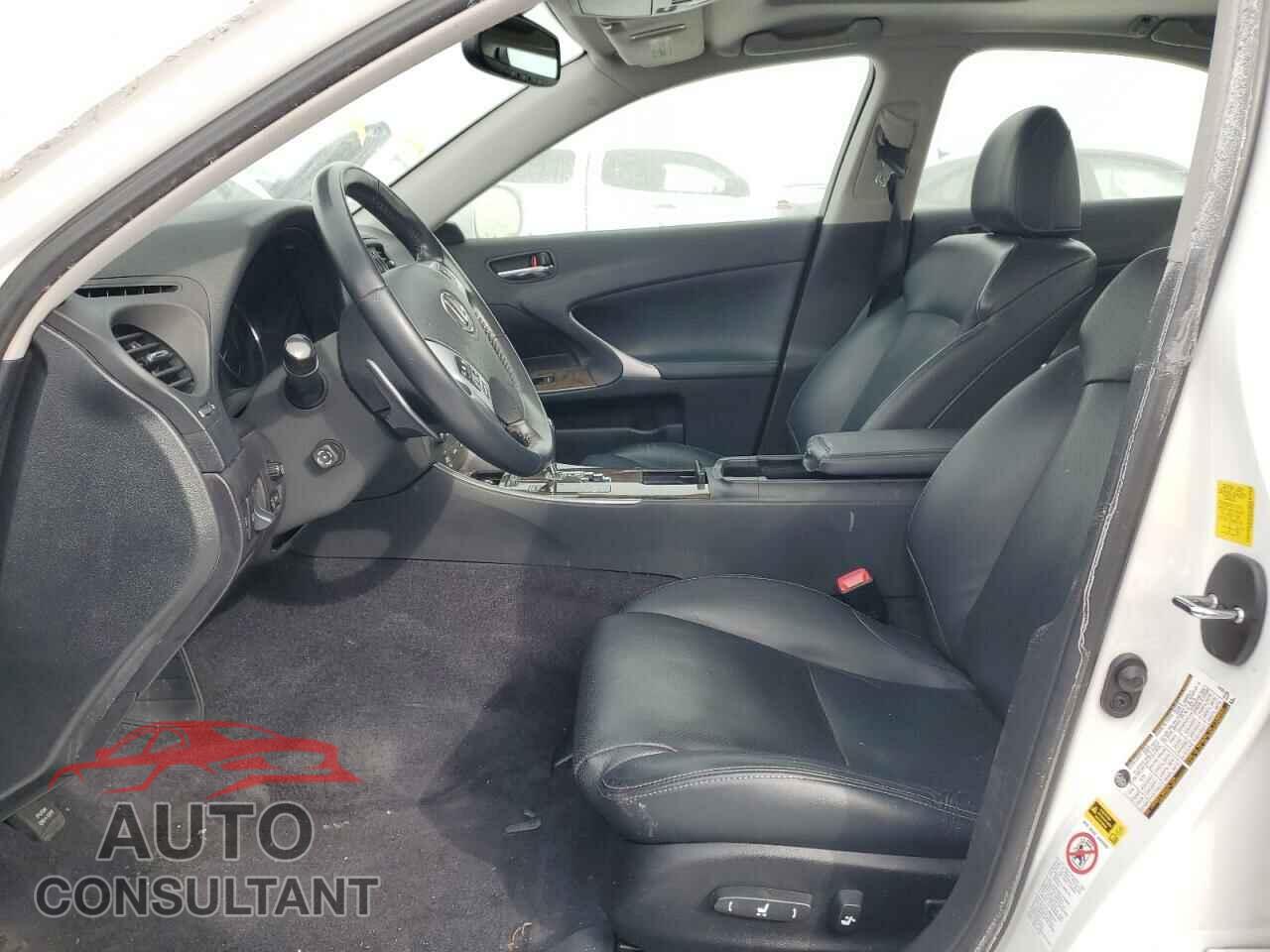 LEXUS IS 2011 - JTHCE5C20B5000920
