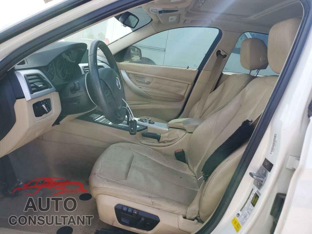 BMW 3 SERIES 2013 - WBA3A5G51DNP24617