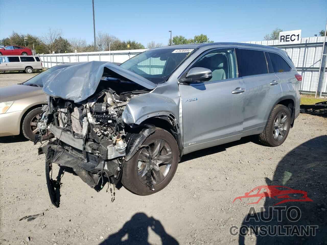 TOYOTA HIGHLANDER 2019 - 5TDDGRFH6KS053008