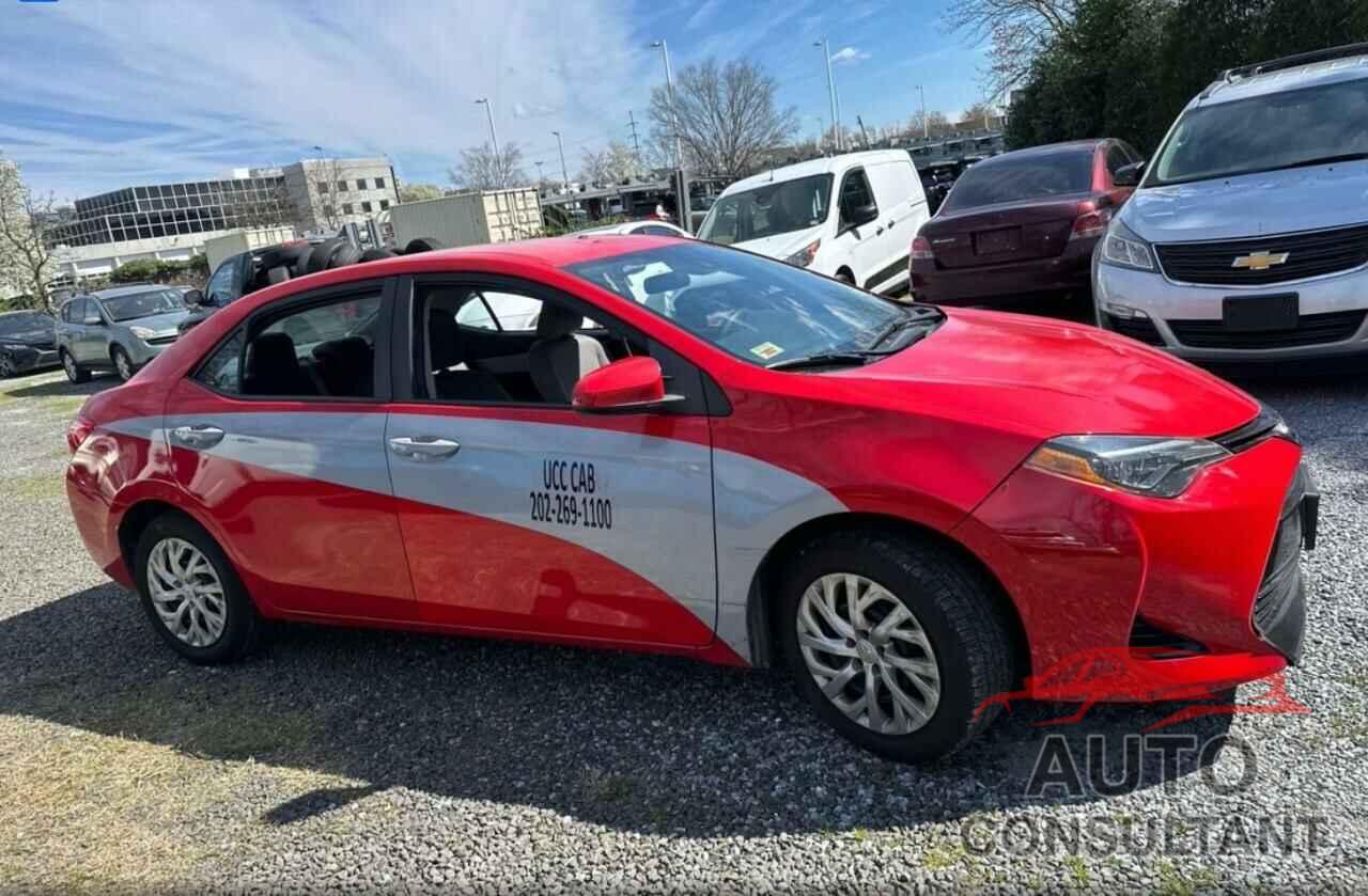 TOYOTA COROLLA 2018 - 5YFBURHE1JP743517