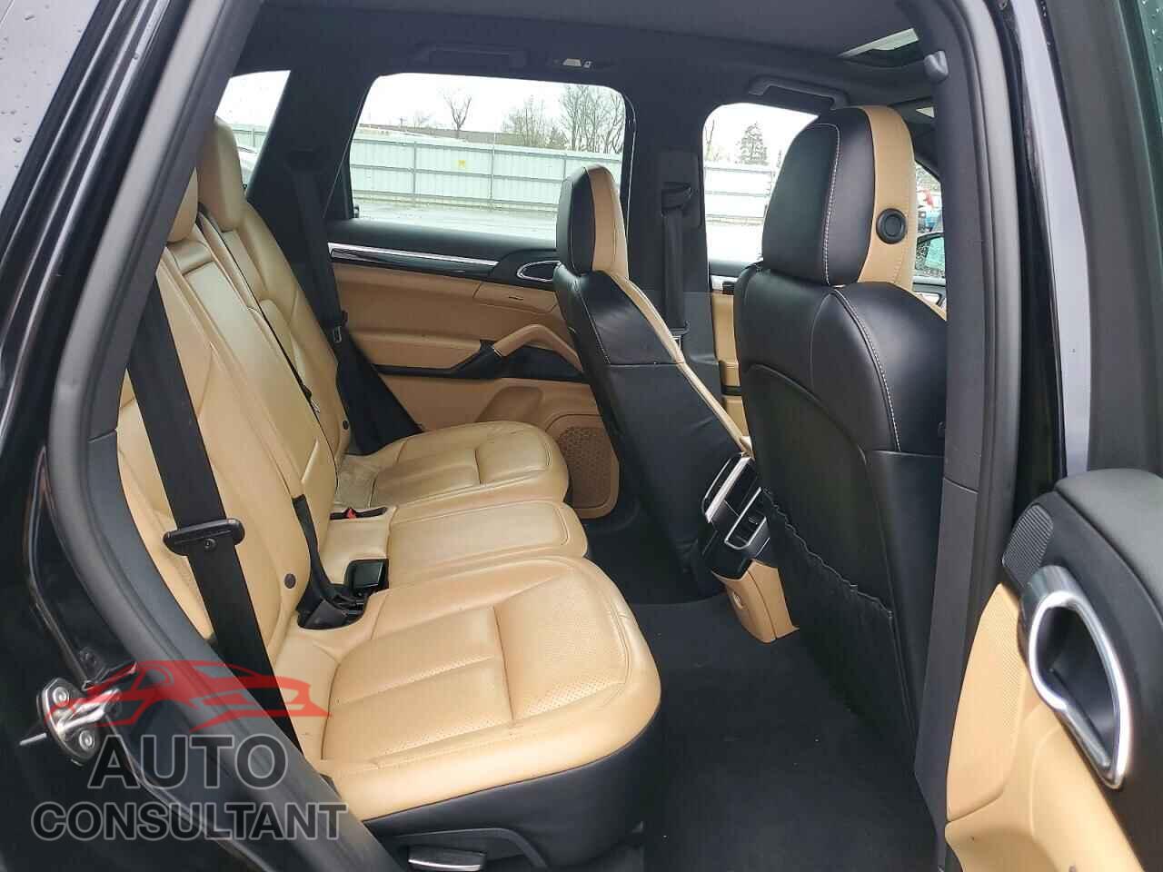PORSCHE CAYENNE 2016 - WP1AA2A28GLA05239
